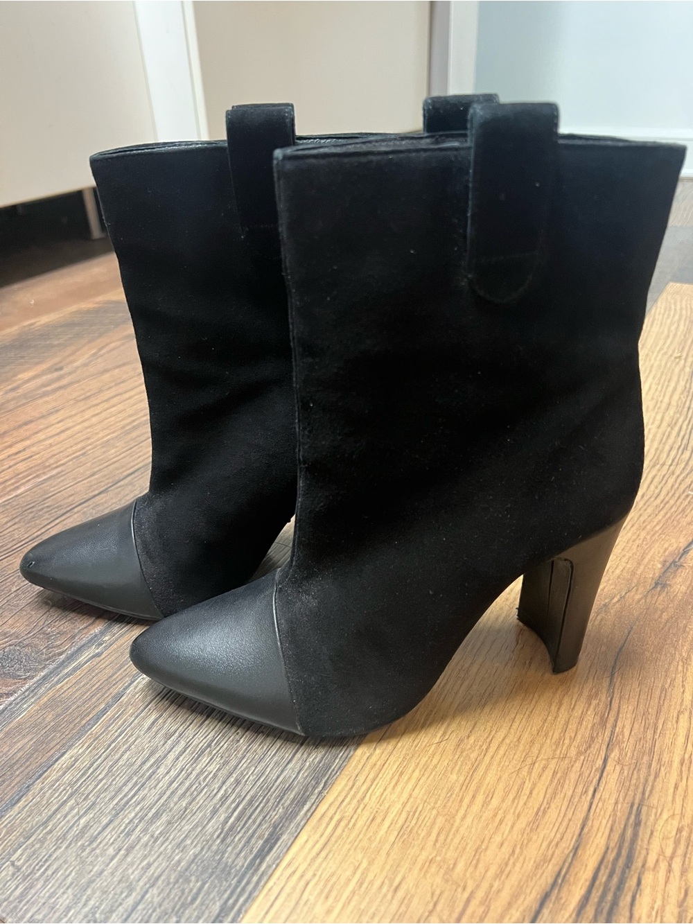 42 Gd Black Suede Pointed Toe Ankle Boots